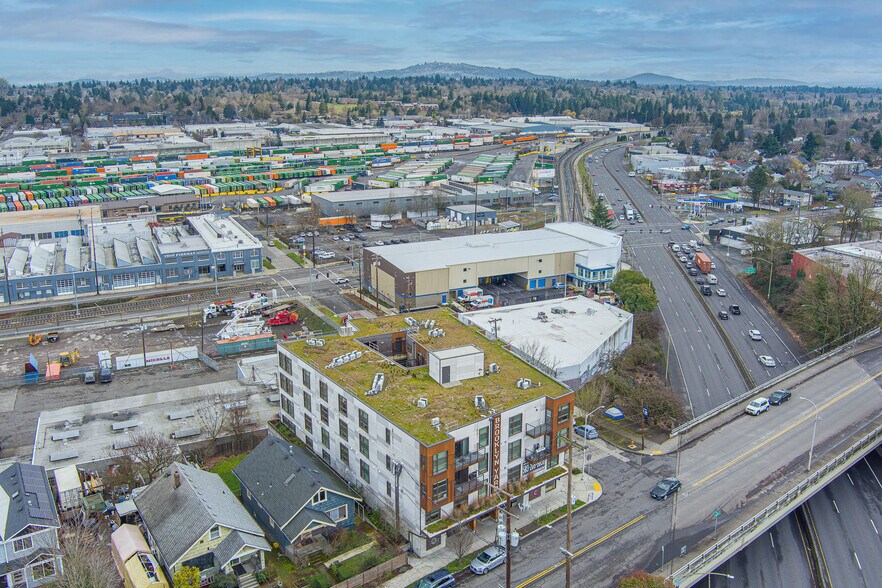 More Photos Of 4780 SE Milwaukie Ave, Portland Apartments For Sale