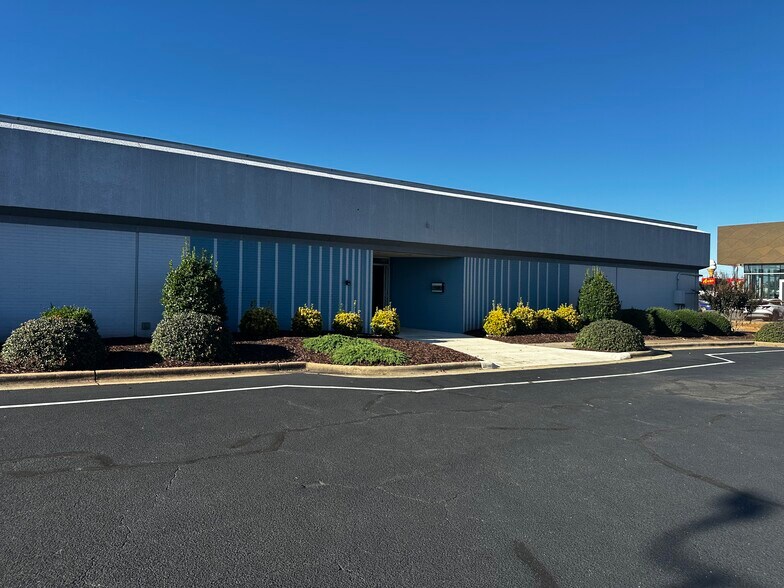 More Photos Of 404 Huffman Mill Rd, Burlington Daycare Center For Lease