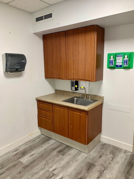 More Photos Of 6330 W Flamingo Rd, Las Vegas Medical For Lease