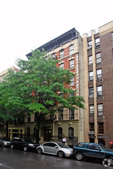 Primary Photo Of 255 W 22nd St, New York Apartments For Lease