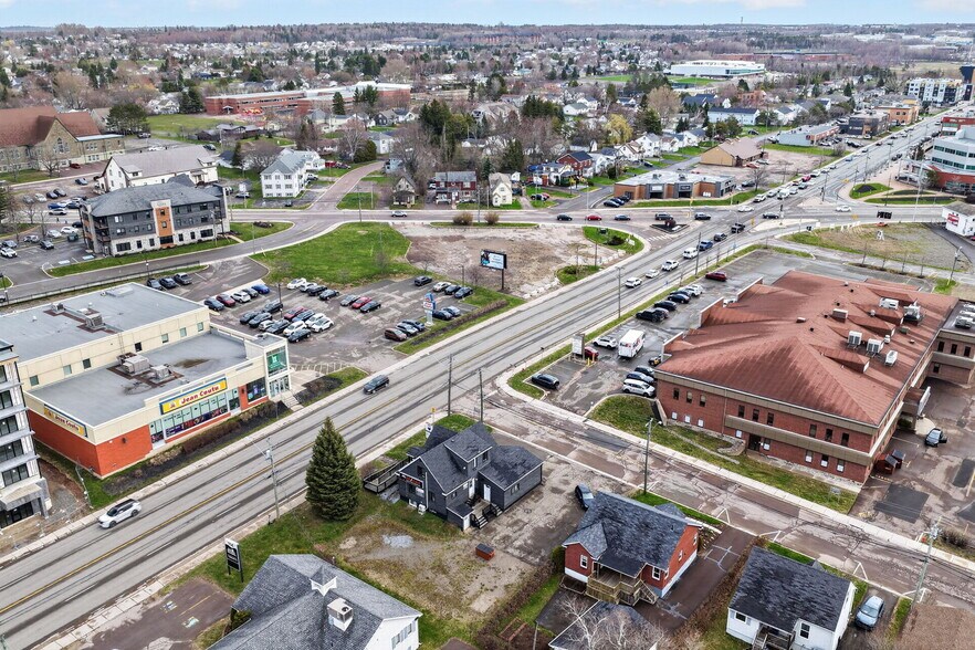 More Photos Of 120 Champlain Rue, Dieppe Office For Sale