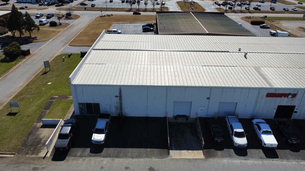 More Photos Of 105 Borders Way, Warner Robins Warehouse For Lease