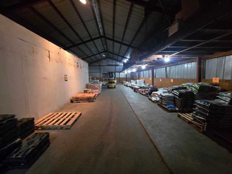 More Photos Of 10199 S Wayne Rd, Warren Showroom For Sale