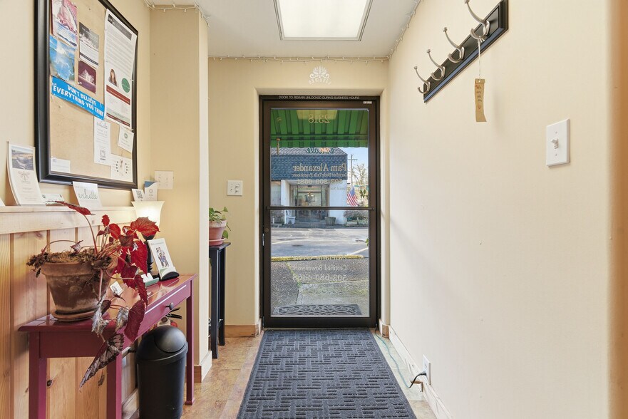 More Photos Of 2318 Pacific Ave, Forest Grove Office For Sale