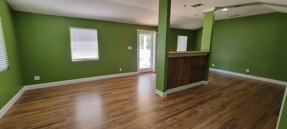More Photos Of 1901 W Sligh Ave, Tampa Office For Sale