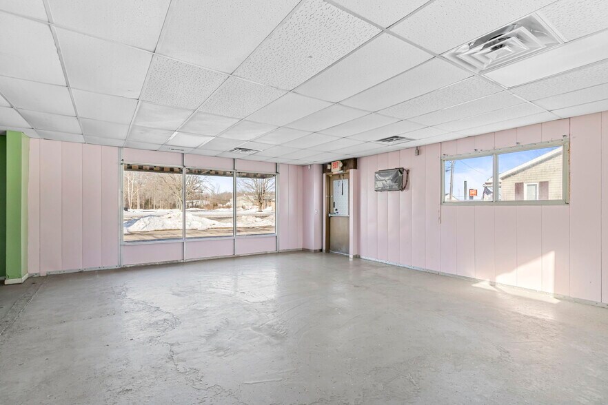 More Photos Of 2929 Clifty Dr, Madison Flex For Sale