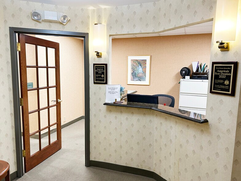 More Photos Of 90 Morgan St, Stamford Office For Sale