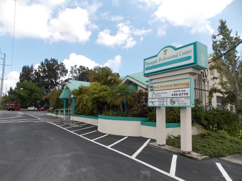 More Photos Of 2425 Pineapple Ave, Melbourne Office For Lease