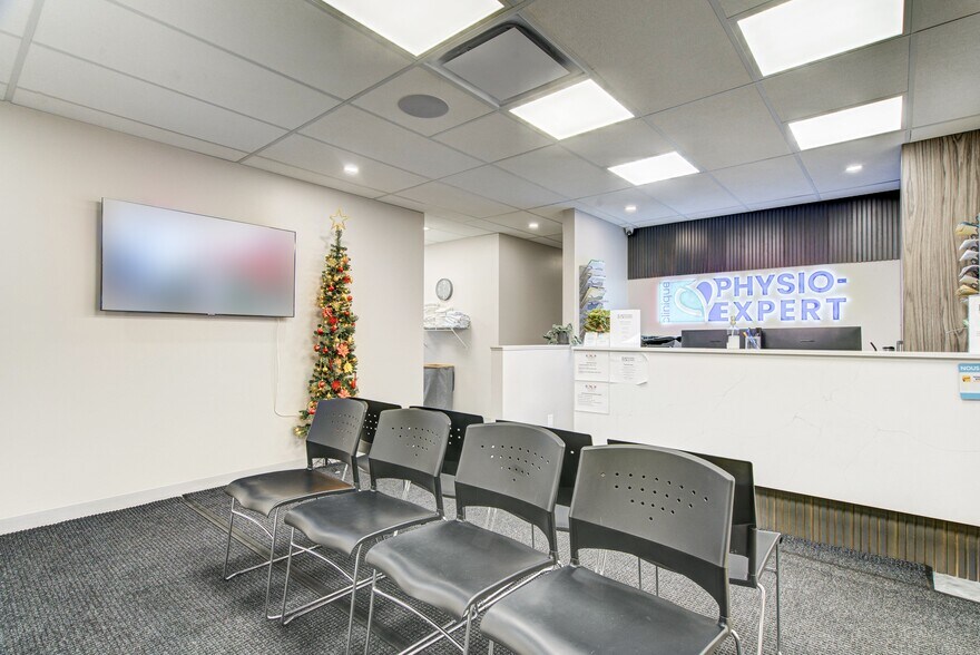 More Photos Of 12421 Boul Lacordaire, Montréal Medical For Sale