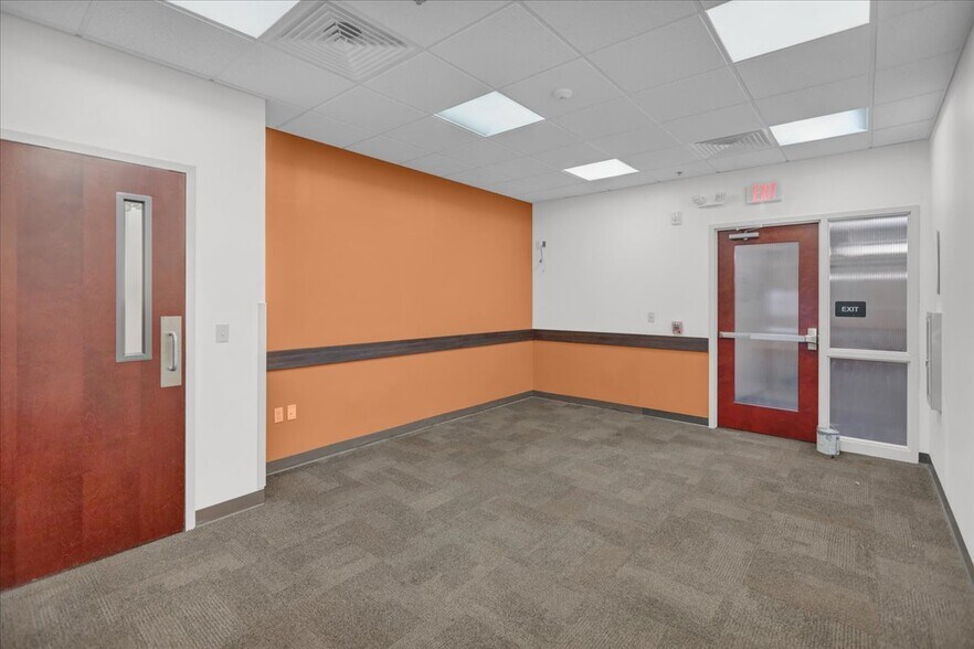 More Photos Of 1350 Broadcasting Rd, Wyomissing Office For Sale