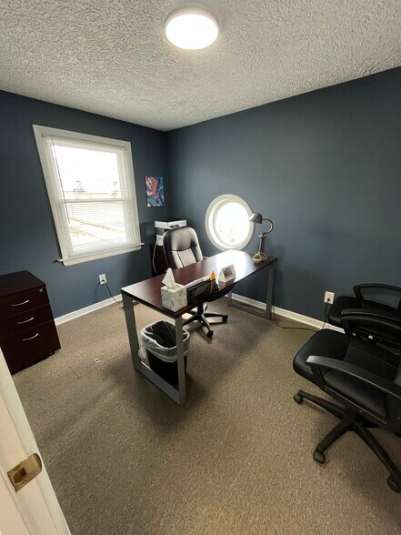 More Photos Of 661 S Main St, Bellefontaine Medical For Lease