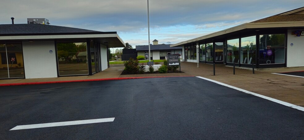 More Photos Of 2241-2247 Country Club Rd, Woodburn Unknown For Lease