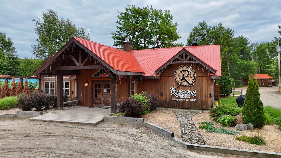 More Photos Of 55 Ch De L'oasis, Ferme-neuve Hotel For Sale