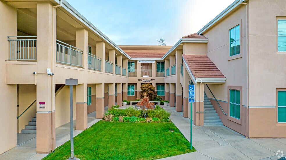 More Photos Of 43801 Mission Blvd, Fremont Medical For Lease