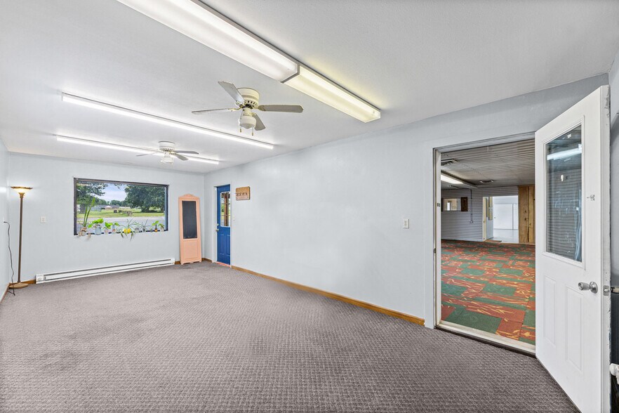 More Photos Of 600 N Maple St, Garnett General Retail For Sale
