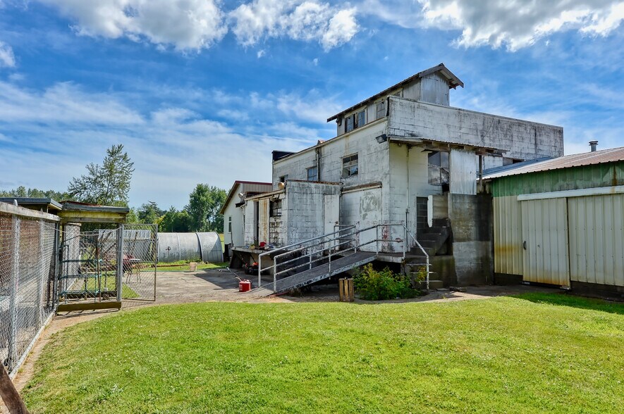 More Photos Of 5214 Guide Meridian, Bellingham Auto Repair For Sale