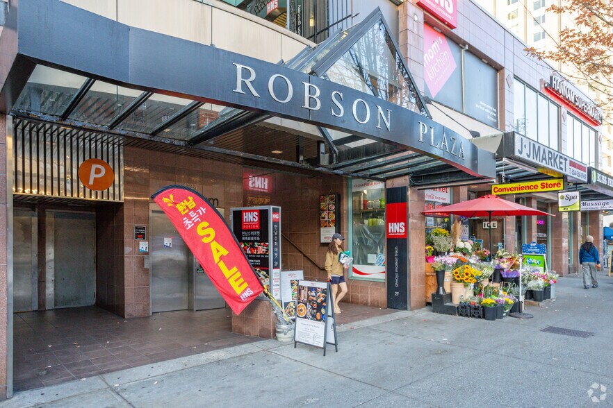 More Photos Of 1301-1339 Robson St, Vancouver Storefront Retail Office For Sale