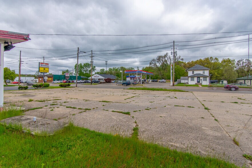 More Photos Of 70 W Carleton Rd, Hillsdale Convenience Store For Sale