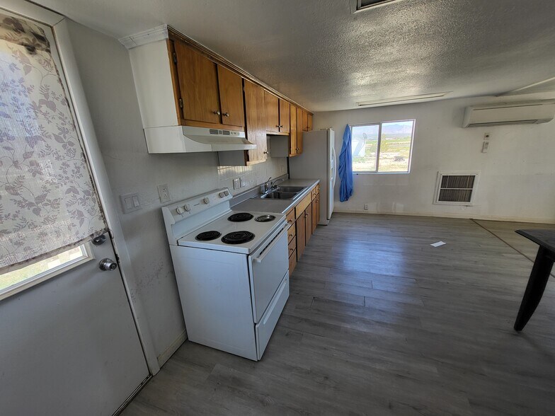 More Photos Of 521 Fairbanks St, Pahrump Self Storage For Sale