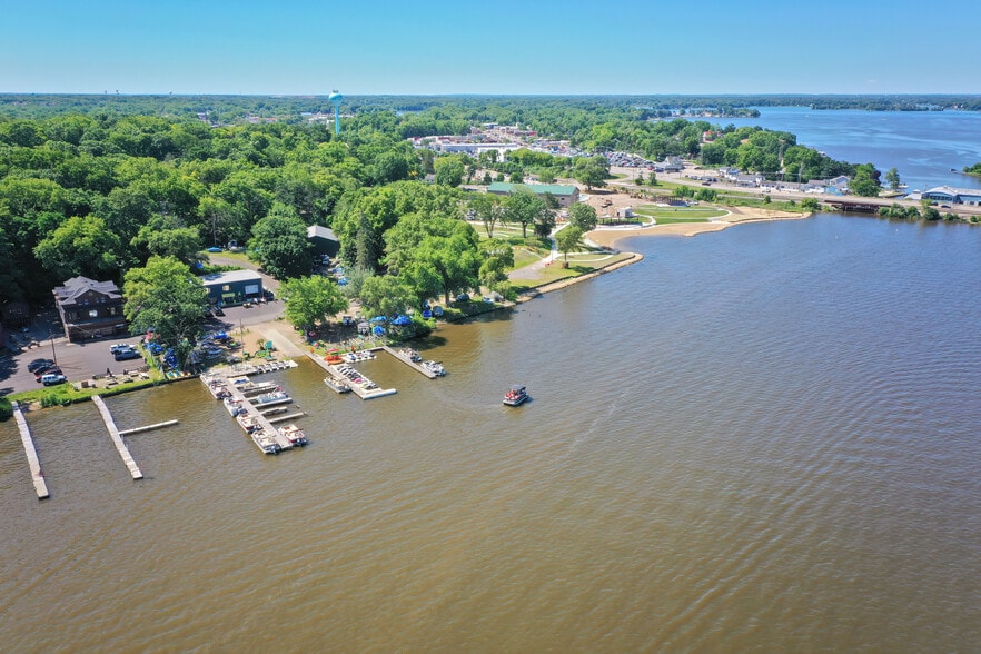 More Photos Of 115 Nippersink Blvd, Fox Lake Hospitality For Sale