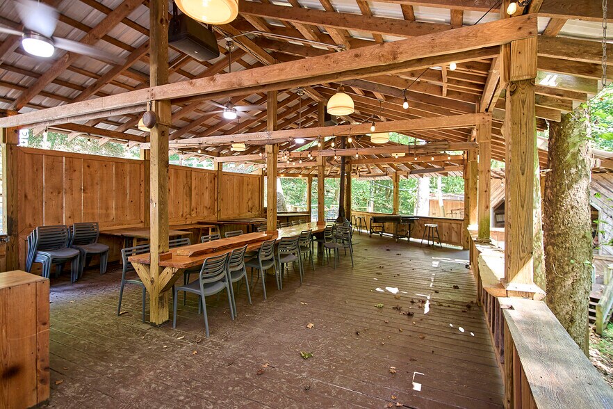 More Photos Of 15303 Midland Trl, Ansted Freestanding For Sale
