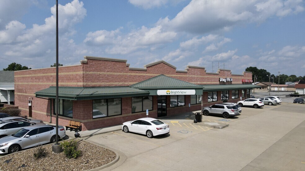 More Photos Of 9 E Arch St, Madisonville Freestanding For Lease