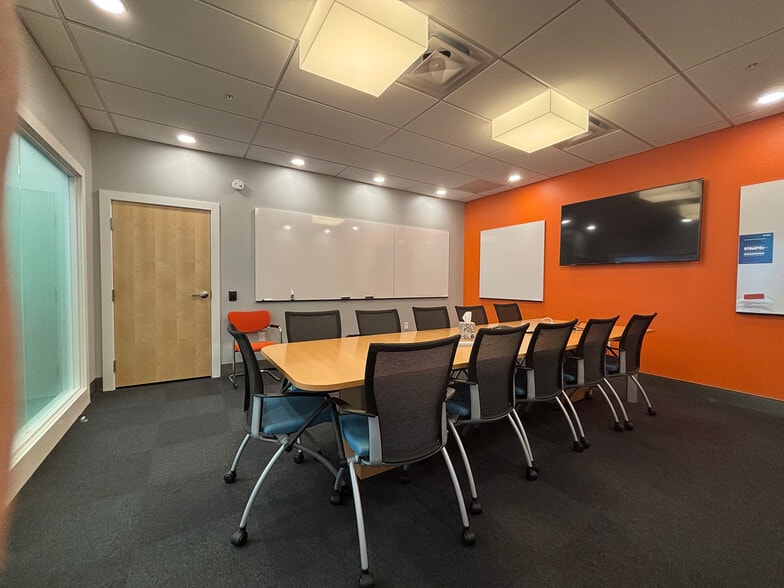 More Photos Of 590 County Rd, Westbrook Light Manufacturing For Lease