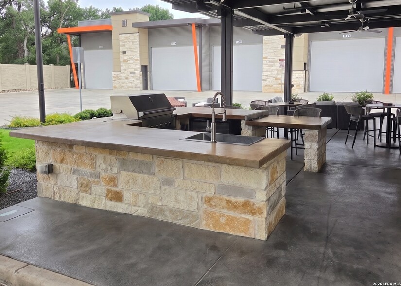 More Photos Of 7231 Stonewall Bnd, San Antonio Self Storage For Sale