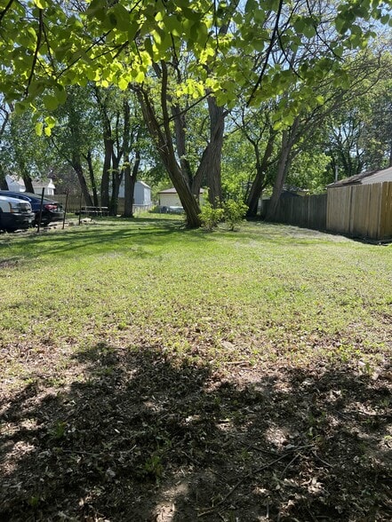 More Photos Of 1426 Frost Ave E, Maplewood Apartments For Sale