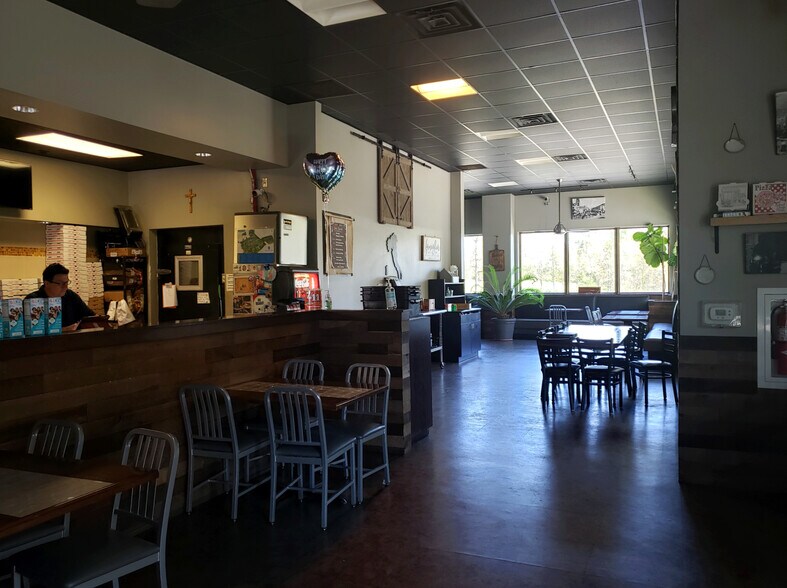 More Photos Of 50 Veterans Dr, Elizabethtown Restaurant For Sale