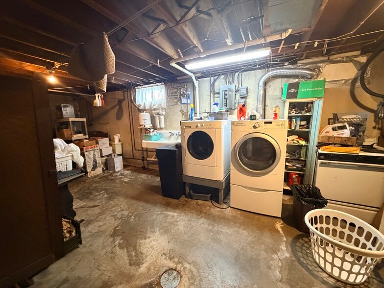 More Photos Of 2280 S Rock City Rd, Ridott Multifamily For Sale