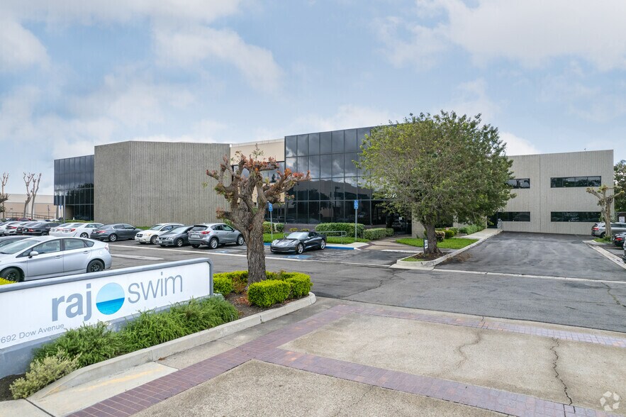 More Photos Of 2692-2696 Dow Ave, Tustin Light Manufacturing For Sale