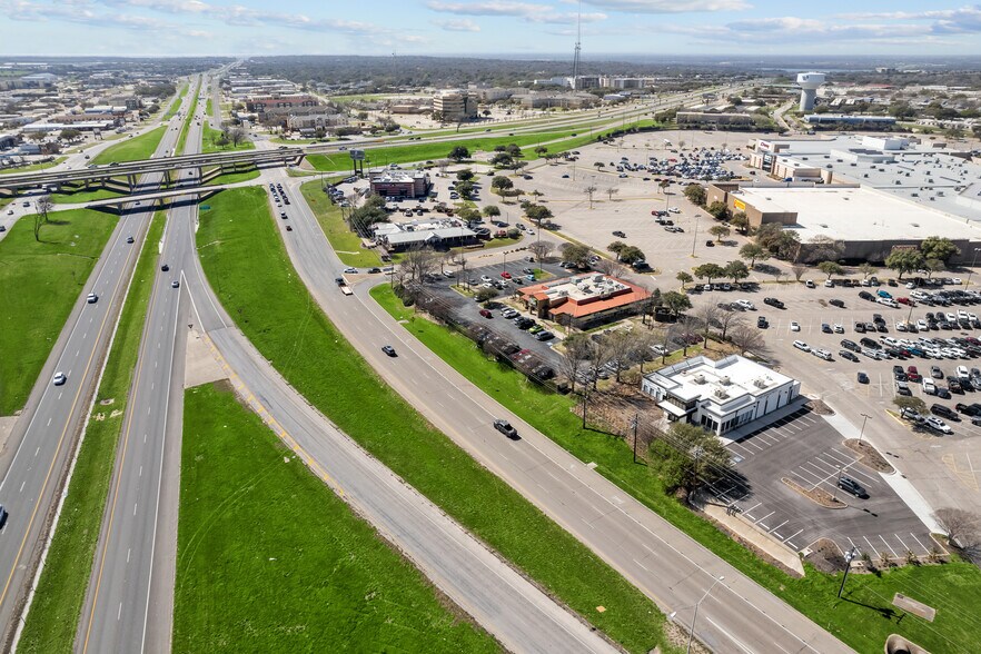 More Photos Of 5901 W Waco Dr, Waco Medical For Sale