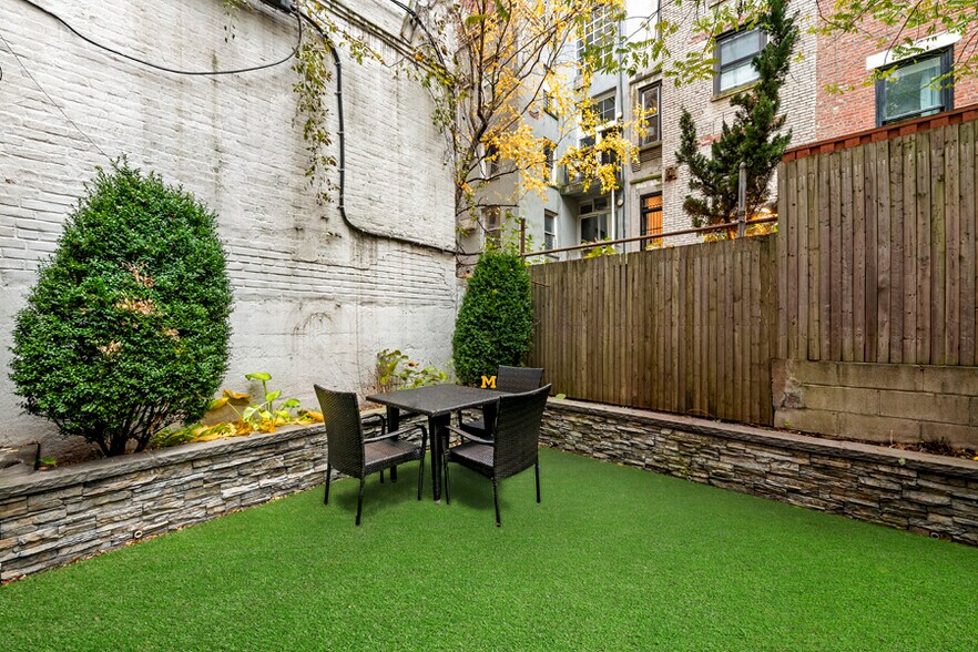 More Photos Of 4 W 90th St, New York Apartments For Sale