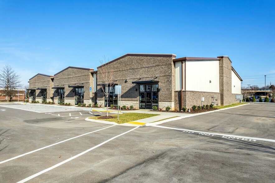 More Photos Of 1925 Business Campus Dr, Murfreesboro Service For Lease