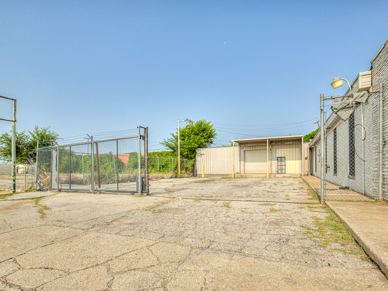 Primary Photo Of 901 N Virginia Ave, Oklahoma City Manufacturing For Sale