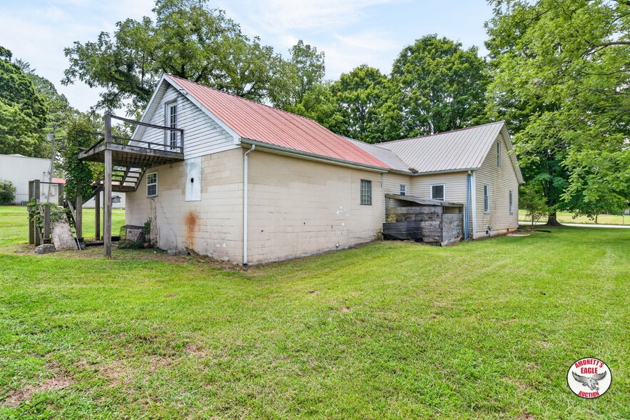More Photos Of 2969 Moodyville Rd, Byrdstown General Retail For Sale