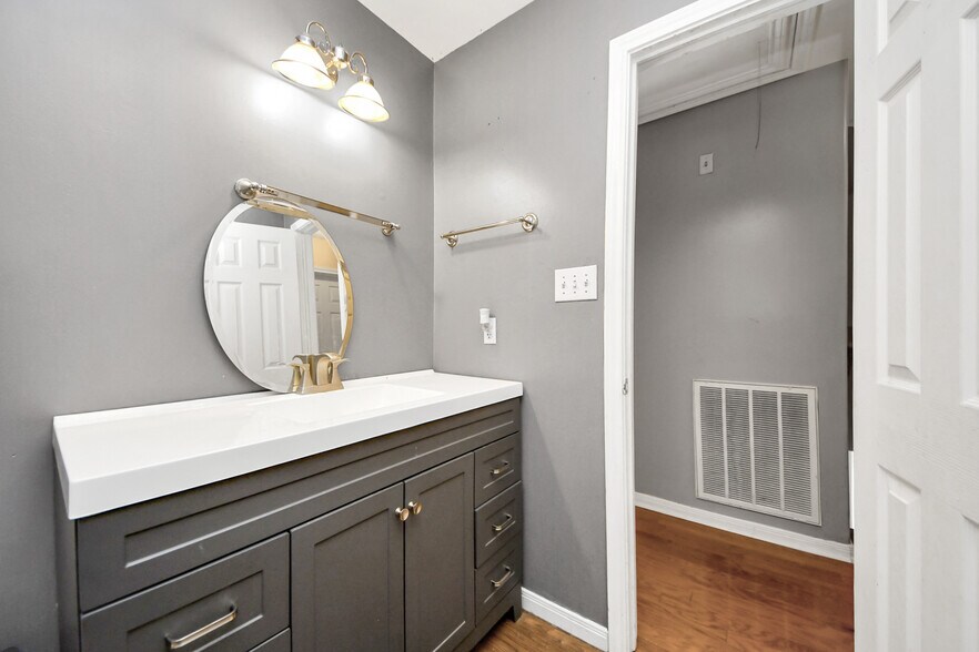 More Photos Of 17188 Highway 321, Dayton Specialty For Sale