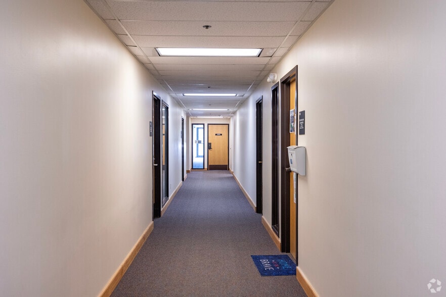 More Photos Of 10928 Eagle River Rd, Eagle River Office For Lease