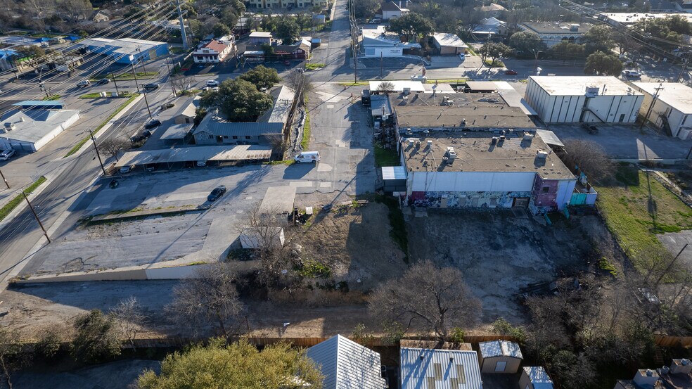 More Photos Of 8123 Broadway St, San Antonio Freestanding For Sale