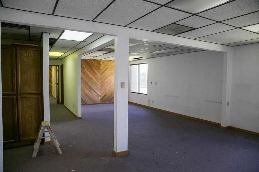 More Photos Of 165 E Southern Ave, Mesa Loft Creative Space For Lease