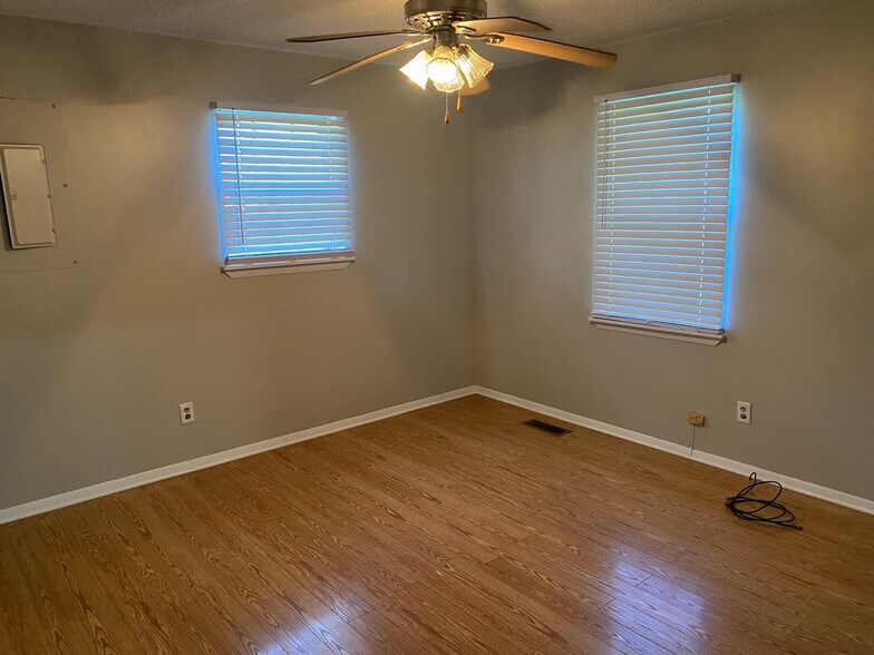 More Photos Of 1520 Balch Rd, Madison Office For Sale
