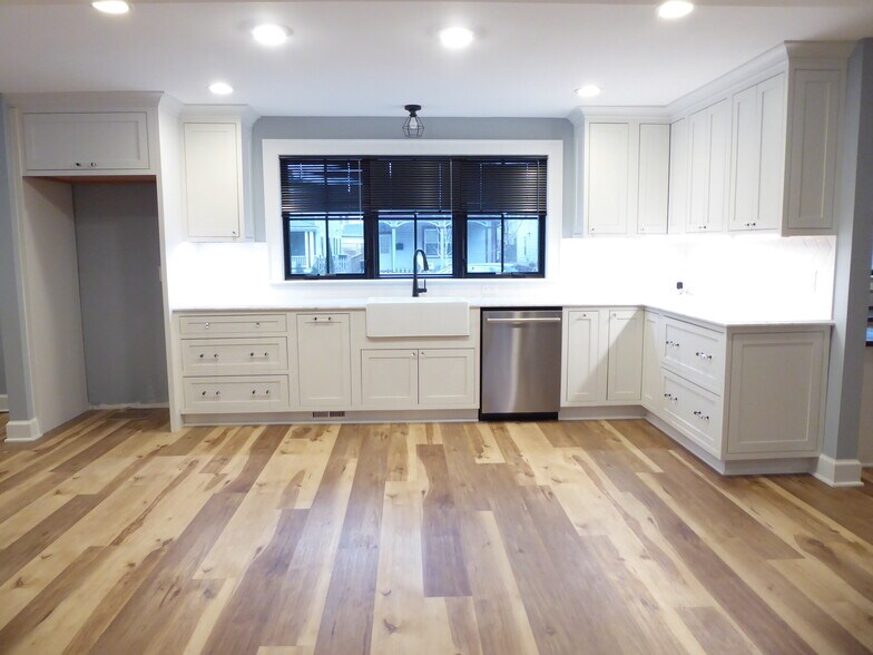 More Photos Of 4302 John Ave, Cleveland Office Residential For Sale