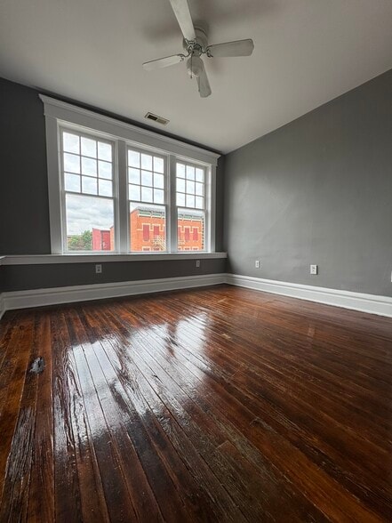 More Photos Of 108-110 E Main St, Columbus Storefront Retail Office For Sale