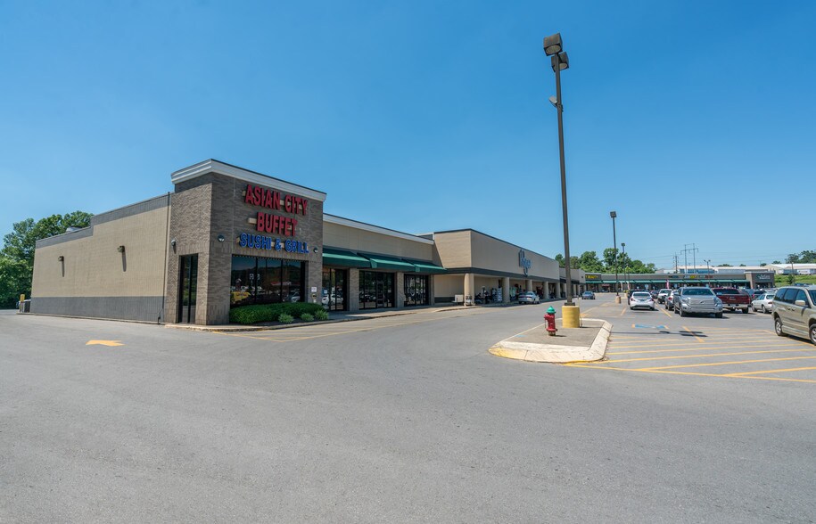 More Photos Of 74-112 Dover Crossing Rd, Clarksville General Retail For Lease