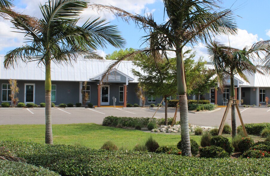 More Photos Of 9371 Cypress Lake Dr, Fort Myers Unknown For Lease