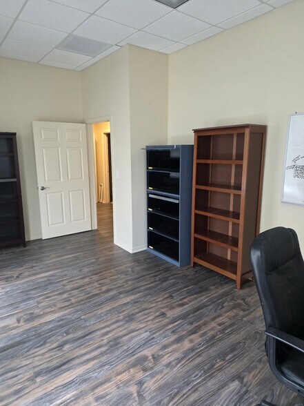 More Photos Of 5334 Primrose Lake Cir, Tampa Office For Lease