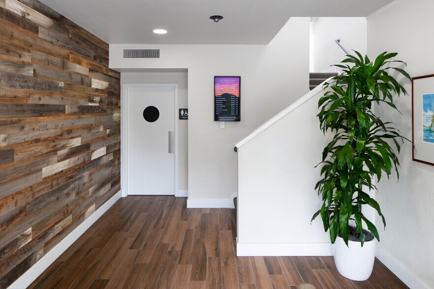 More Photos Of 500 Tamal Plz, Corte Madera Flex For Lease