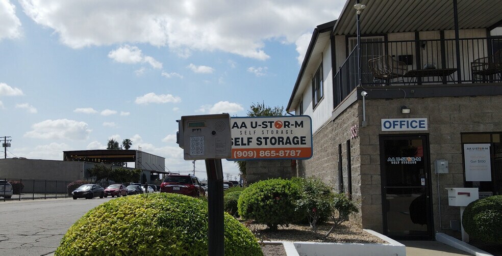 More Photos Of 333 Hershey St, Pomona Self Storage For Sale