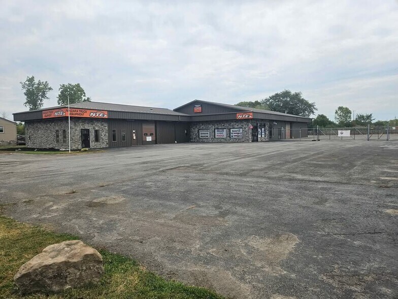 Primary Photo Of 6511 S Transit Rd, Lockport Freestanding For Lease